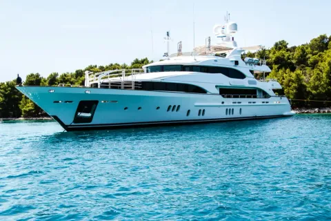 Private yacht charter